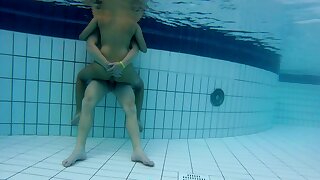 Truss fucks underwater with the resuscitate pool